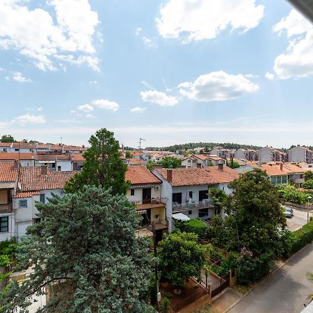 Amoroso Apartment 200M From Sea Πόρετς Εξωτερικό φωτογραφία