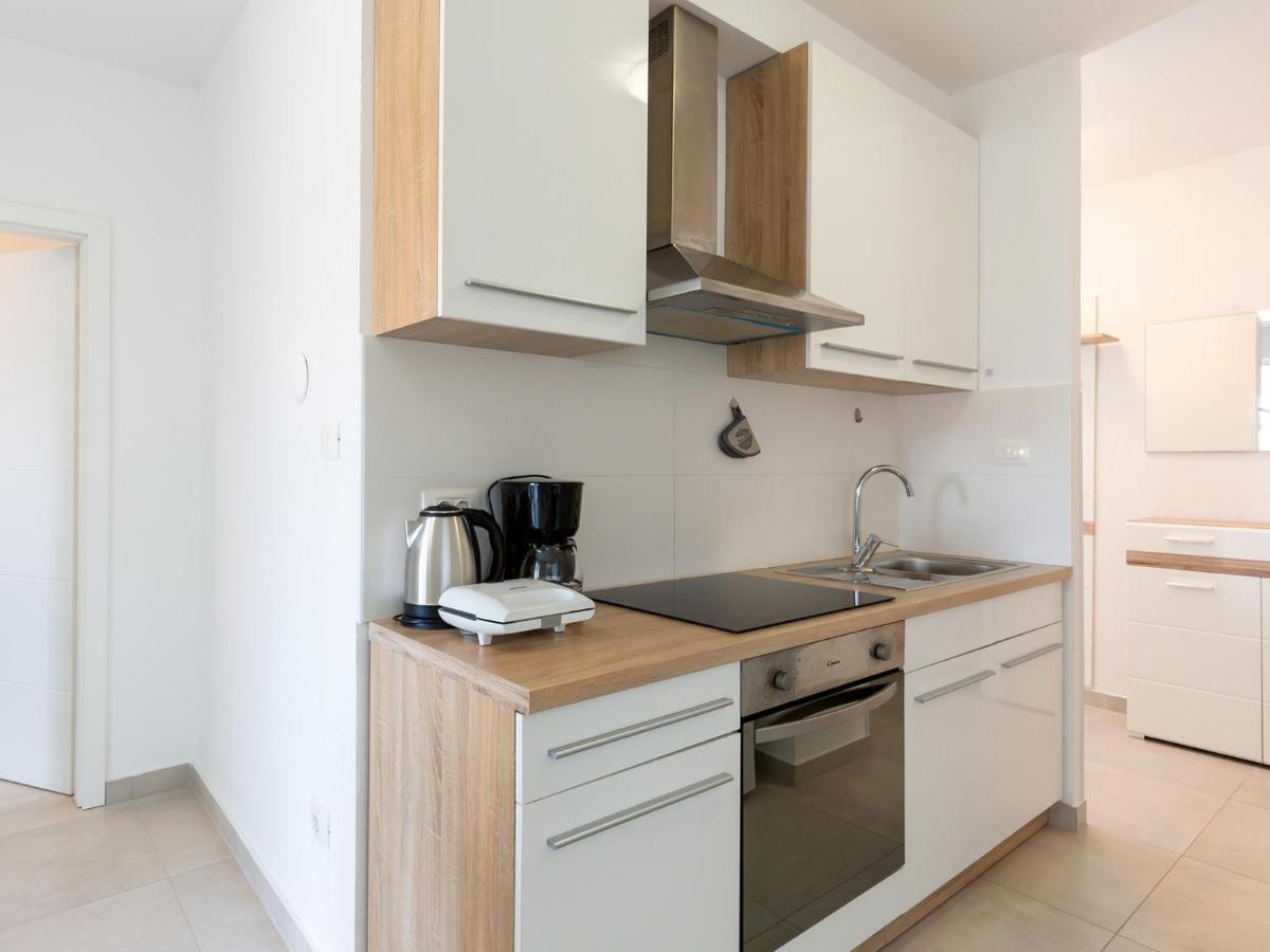 Amoroso Apartment 200M From Sea Πόρετς Εξωτερικό φωτογραφία