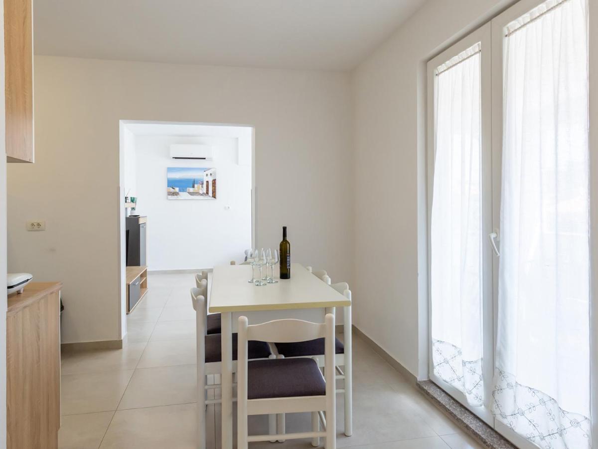 Amoroso Apartment 200M From Sea Πόρετς Εξωτερικό φωτογραφία