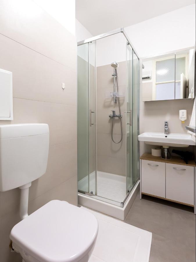 Amoroso Apartment 200M From Sea Πόρετς Εξωτερικό φωτογραφία