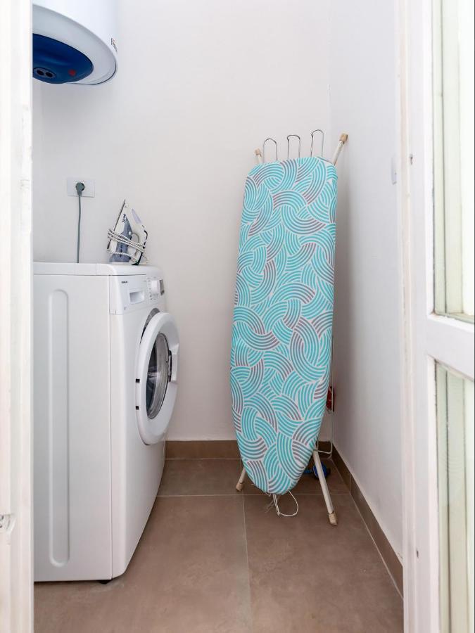 Amoroso Apartment 200M From Sea Πόρετς Εξωτερικό φωτογραφία