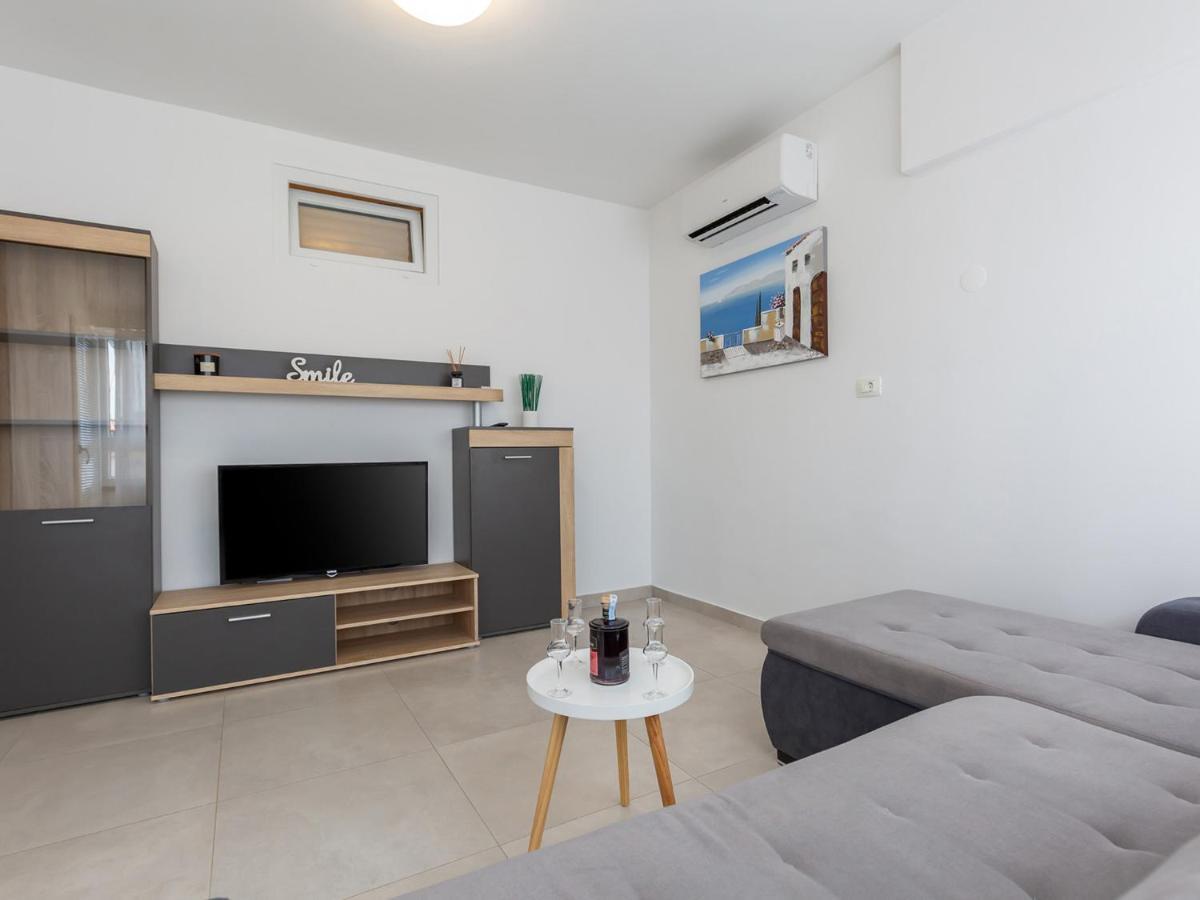 Amoroso Apartment 200M From Sea Πόρετς Εξωτερικό φωτογραφία